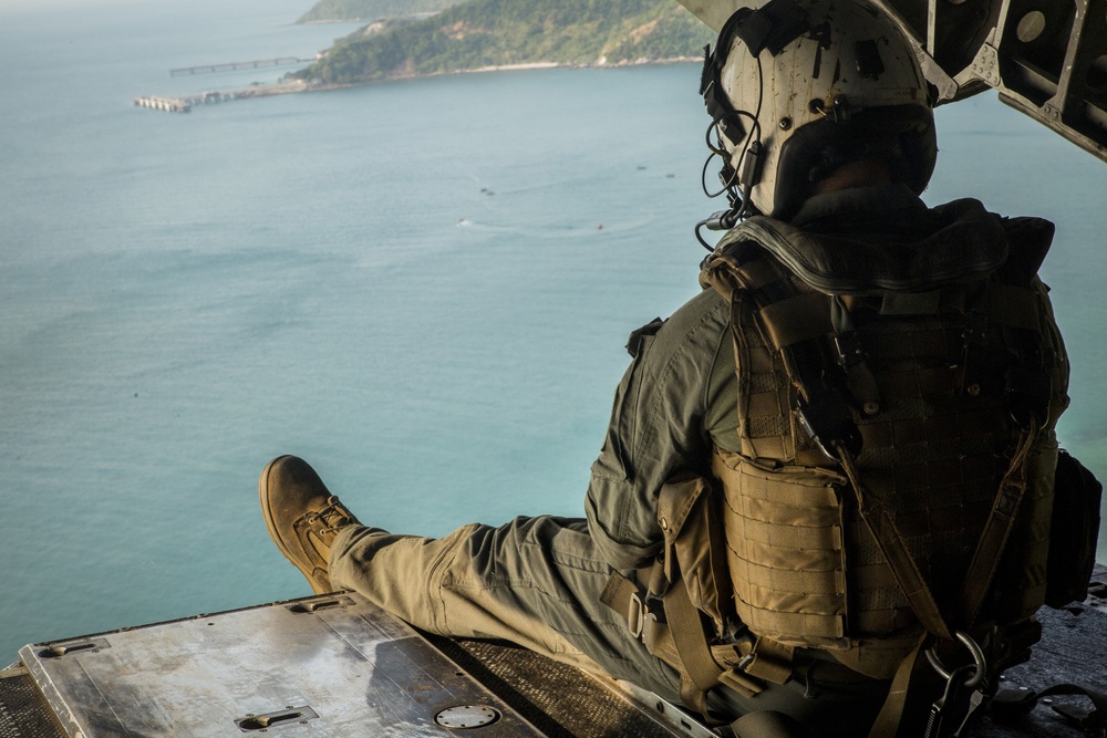 Cobra Gold 18: U.S., Thai, ROK recon Marines conduct helocast exercise