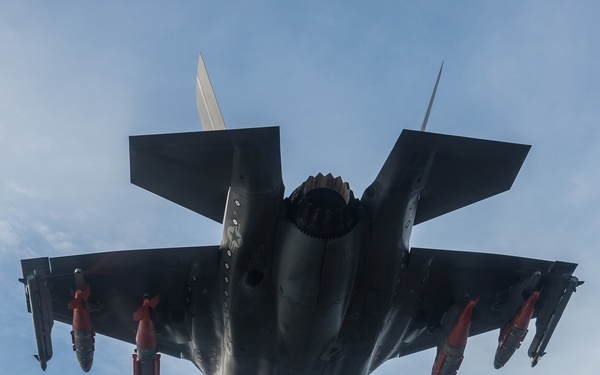 F-35 Pax River ITF conducts flutter, buffet tests