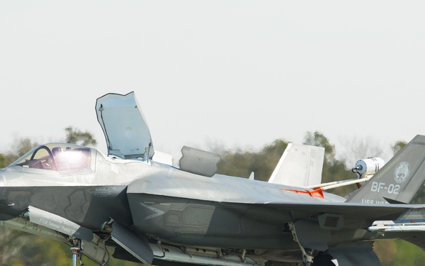 F-35B sloped landing pad testing wraps up