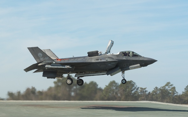 F-35B sloped landing pad testing wraps up