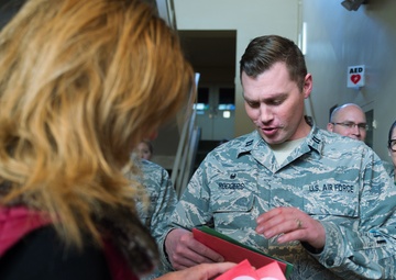 Community Schools Make Valentines for Veterans