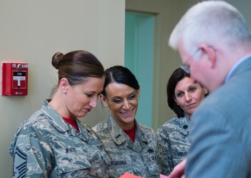Community Schools Make Valentines for Veterans