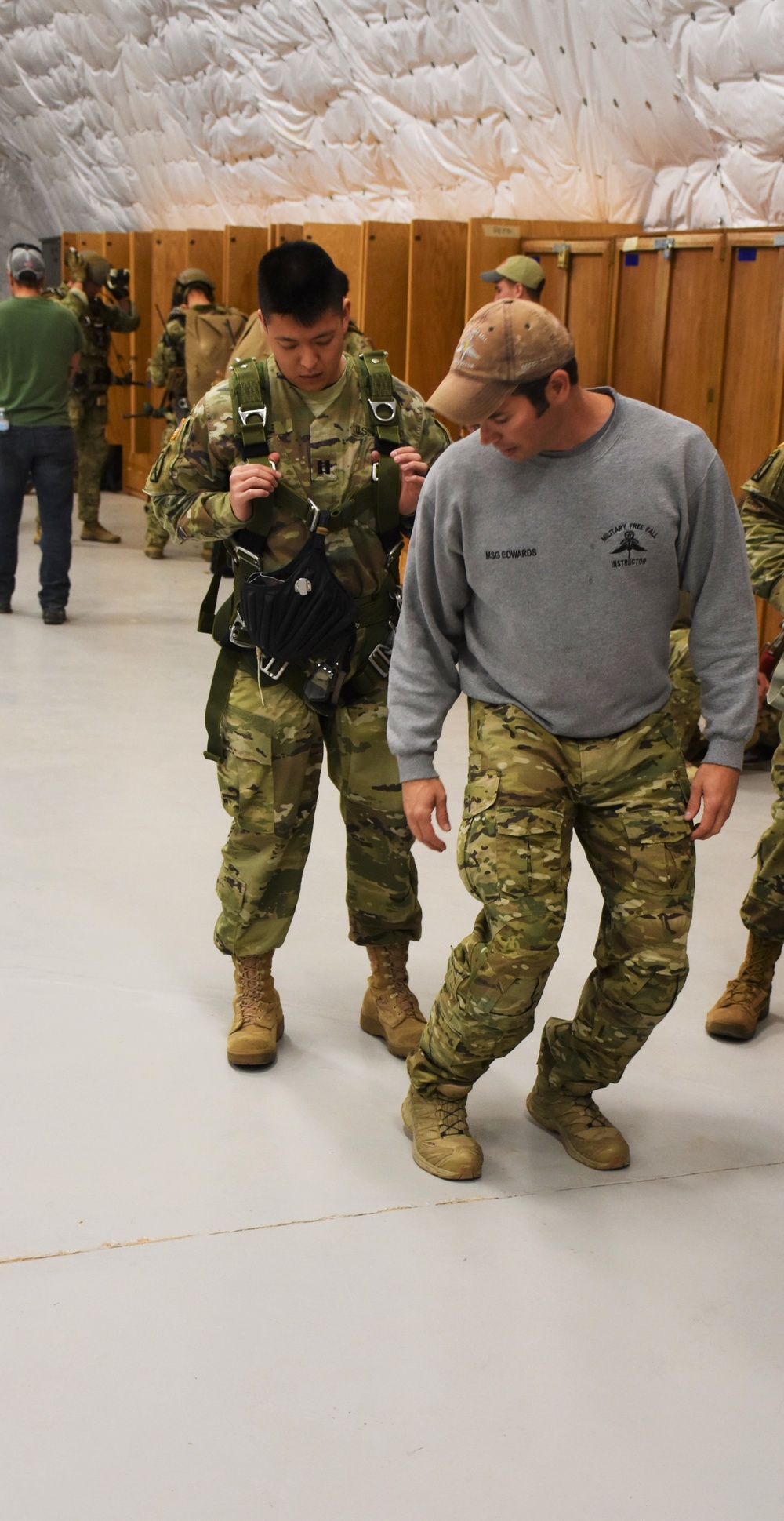Phoenix recruiting leadership visits Military Freefall School in Yuma
