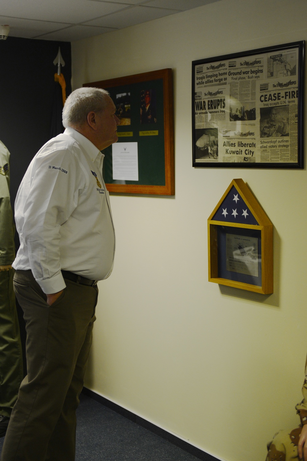 Cory Etchberger visits Spangdahlem Air Base