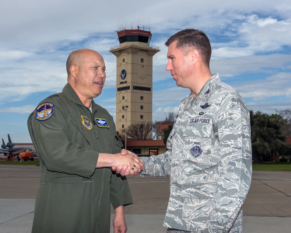 18 AF commander visits Travis