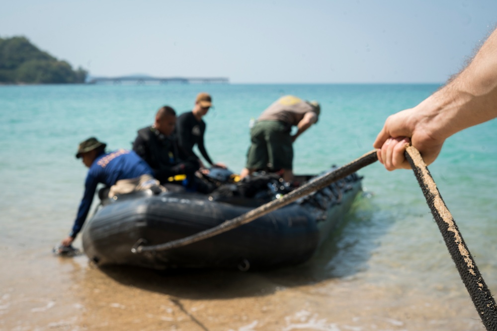 UCT 2 Partners with ROK and RTN UCT during Exercise Cobra Gold 2018