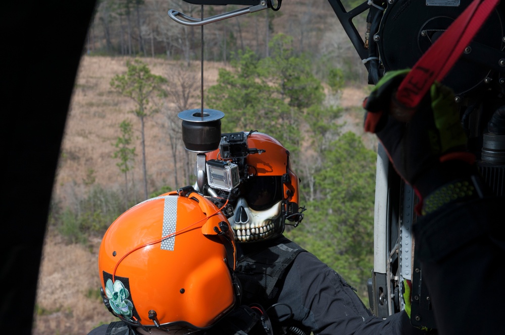 S.C. National Guard and S.C. HART conduct helicopter rescue hoist training