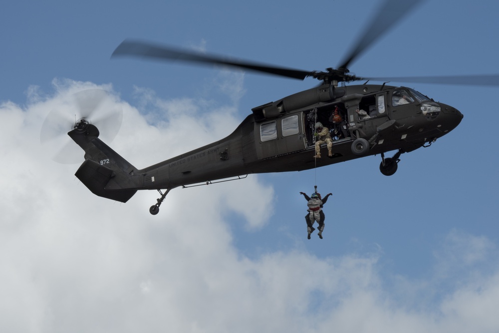 S.C. National Guard and S.C. HART conduct helicopter rescue hoist training