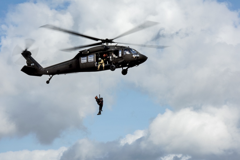 S.C. National Guard and S.C. HART conduct helicopter rescue hoist training