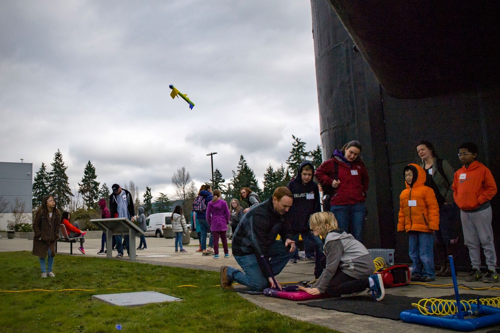 U.S. Naval Undersea Museum Hosts STEM Day