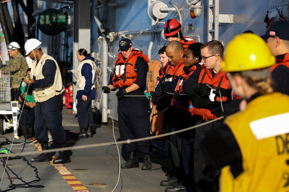 USS Iwo Jima replenishes at sea