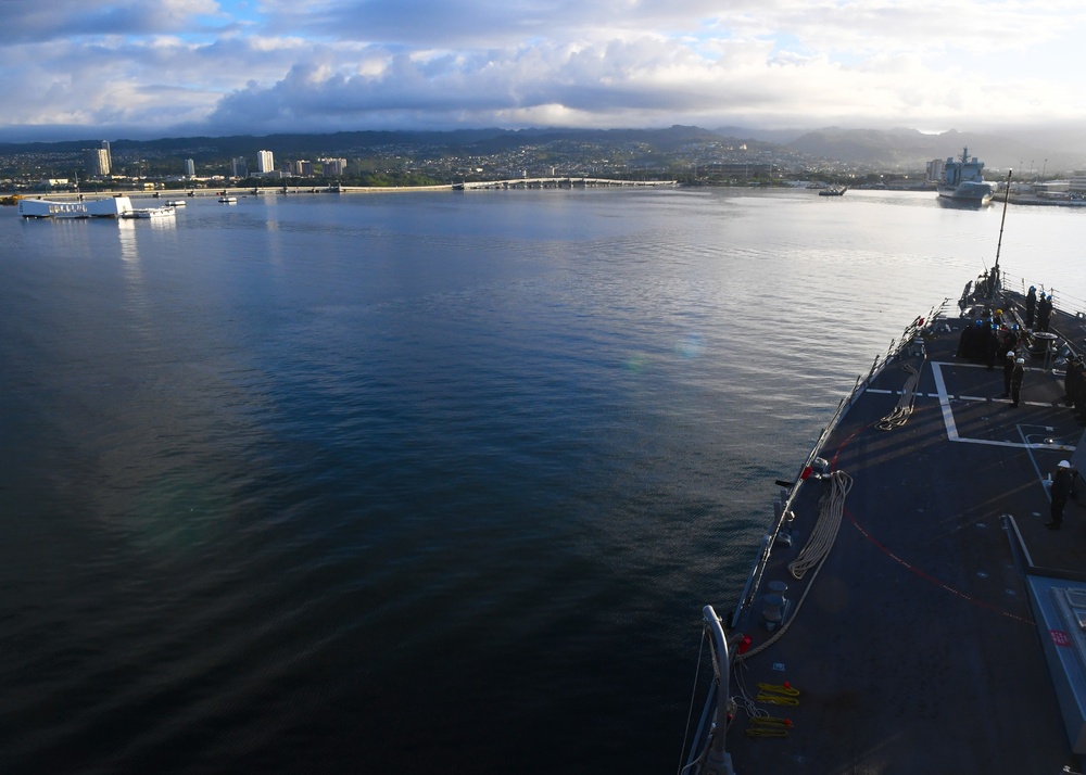 Sterett Pulls into Pearl Harbor