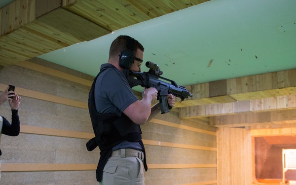 SSD and German troops fire with HK G36K A4 rifle