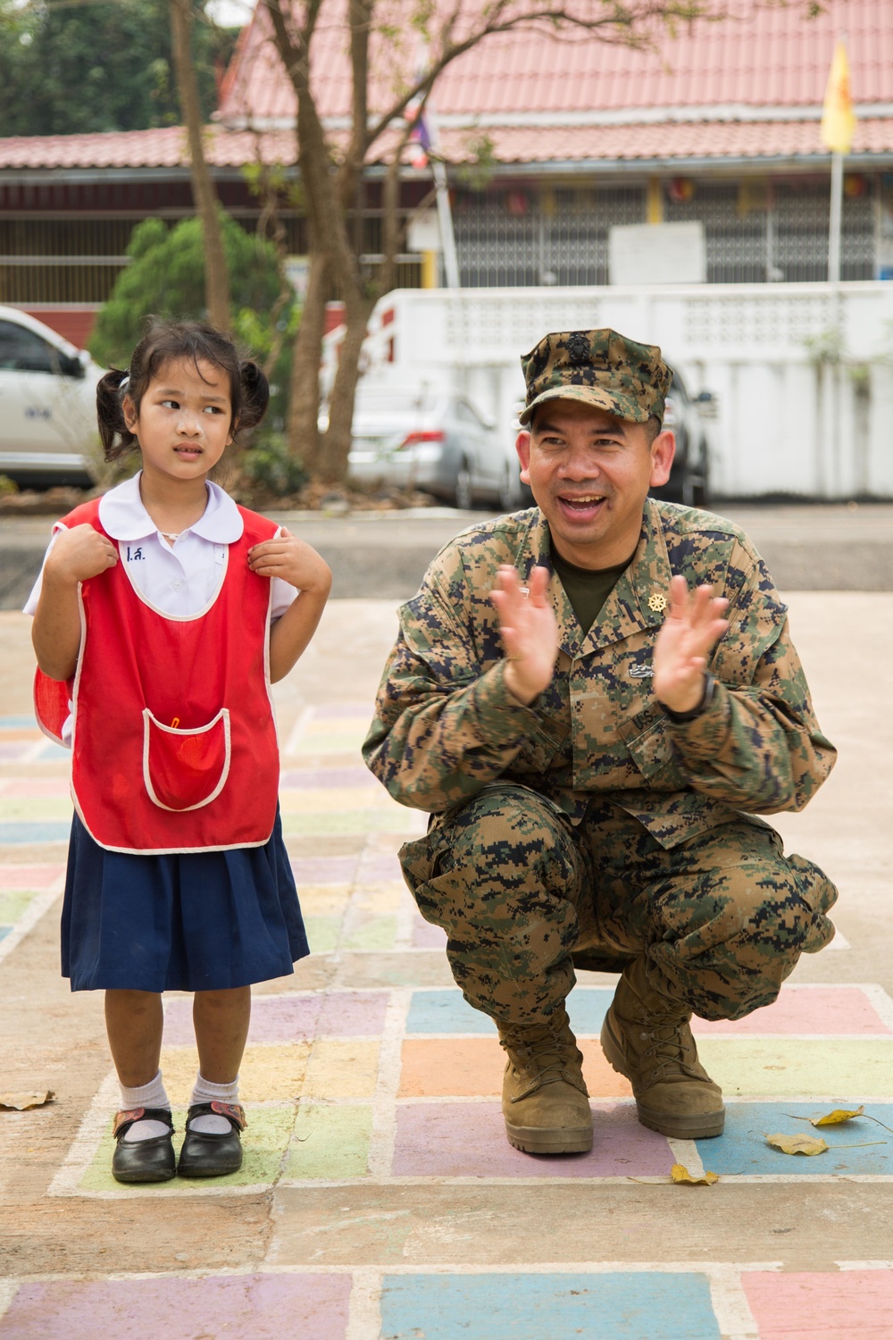 Cobra Gold 18: US Navy Chaplain Lt. Seeda visits local schools