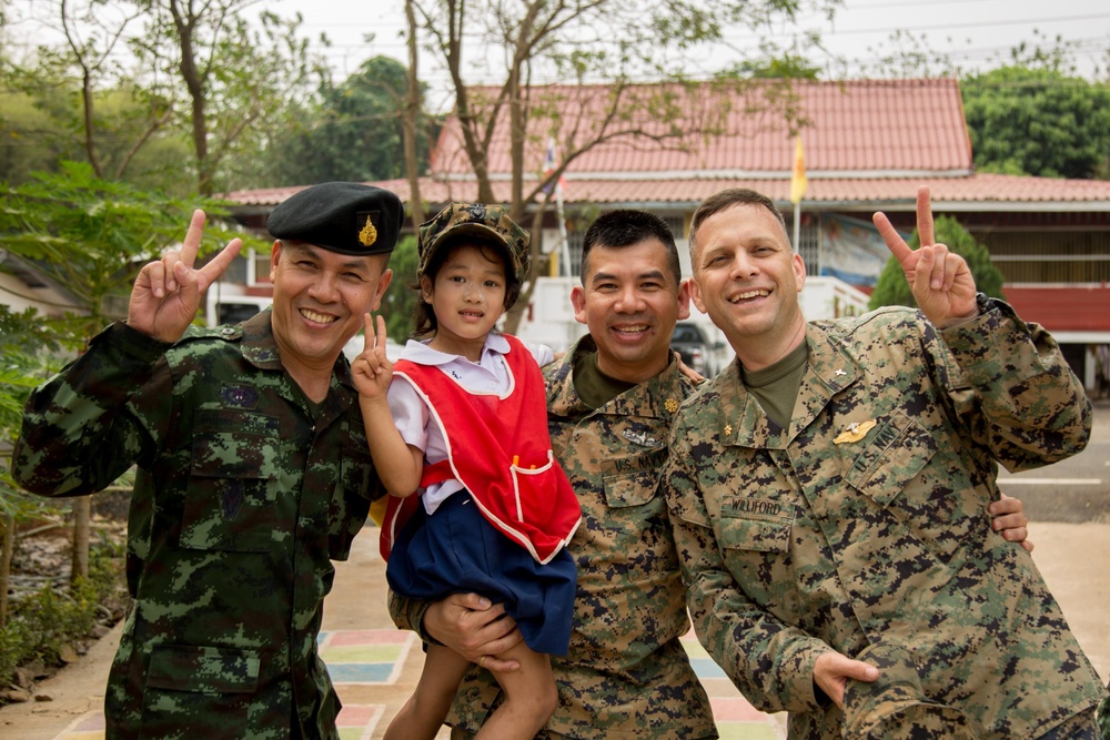 Cobra Gold 18: US Navy Chaplain Lt. Seeda visits local schools