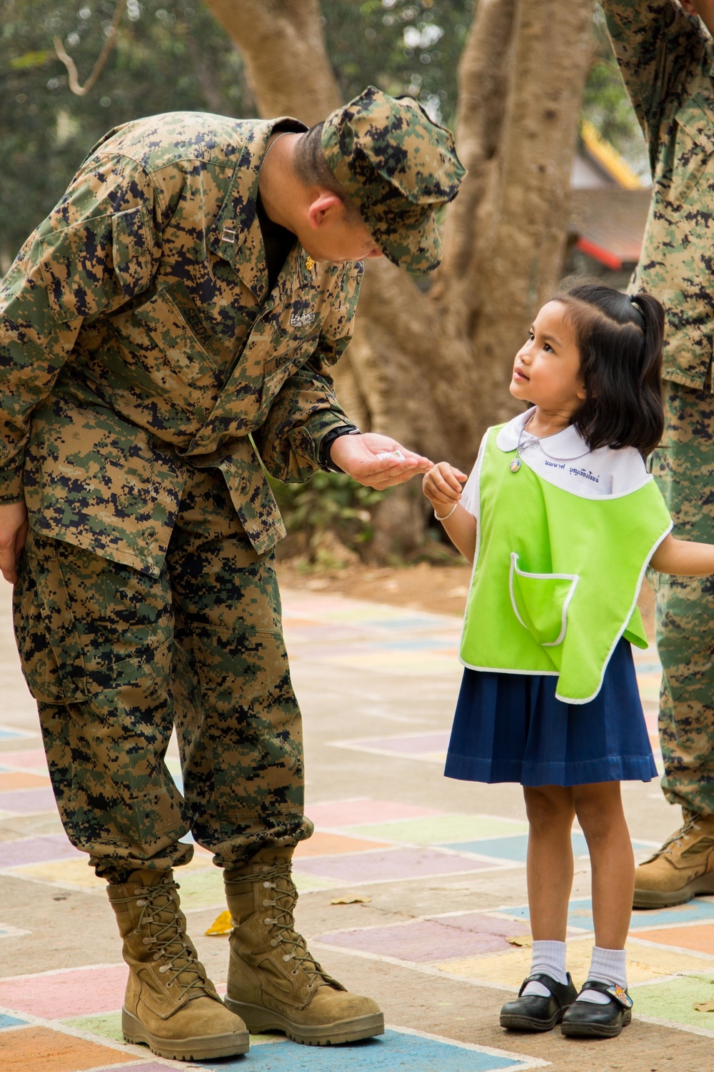 Cobra Gold 18: US Navy Chaplain Lt. Seeda visits local schools