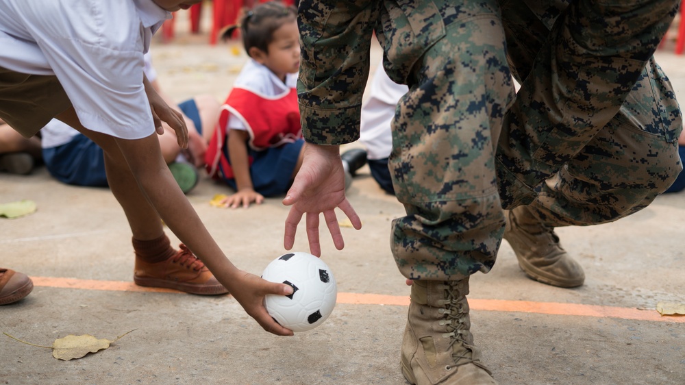 Cobra Gold 18: Service members visit Thai school