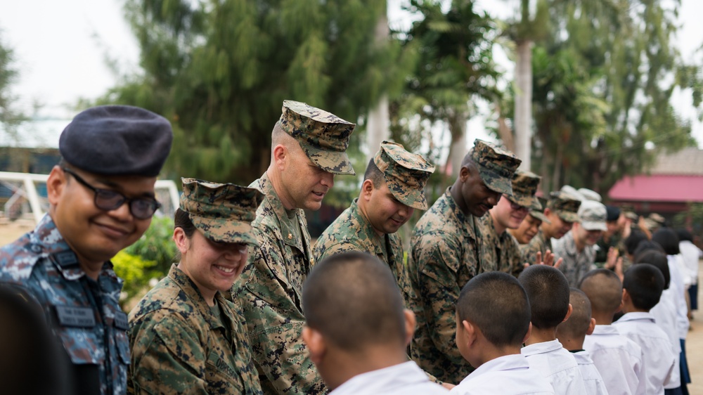 Cobra Gold 18: Service members visit Thai school