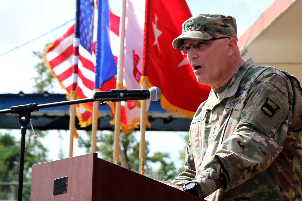 MG Hackett visits 5th Battalion of the 94th Training Division during time of transition