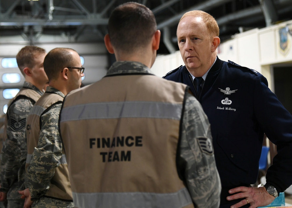 McMurry meets with Airmen