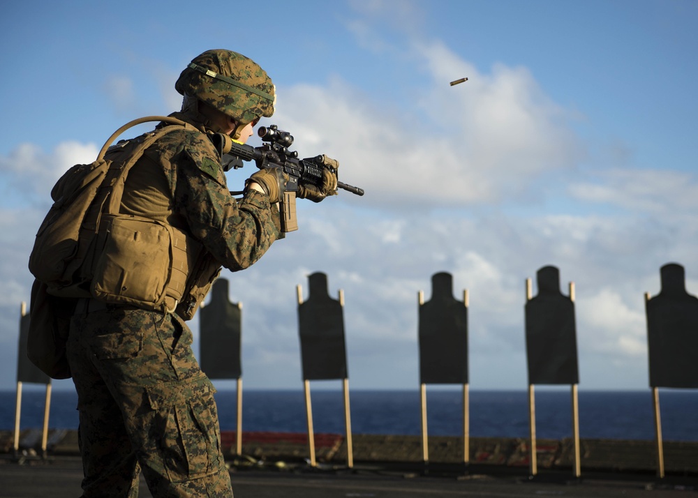 USS Iwo Jima (LHD 7) Marine BLT gun shoot