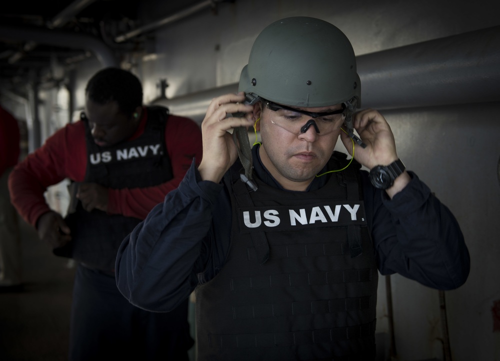 USS Iwo Jima (LHD 7) Crew serve gun shoot