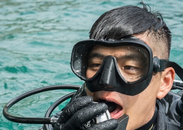 Underwater Construction Teams Partner for Exercise Cobra Gold