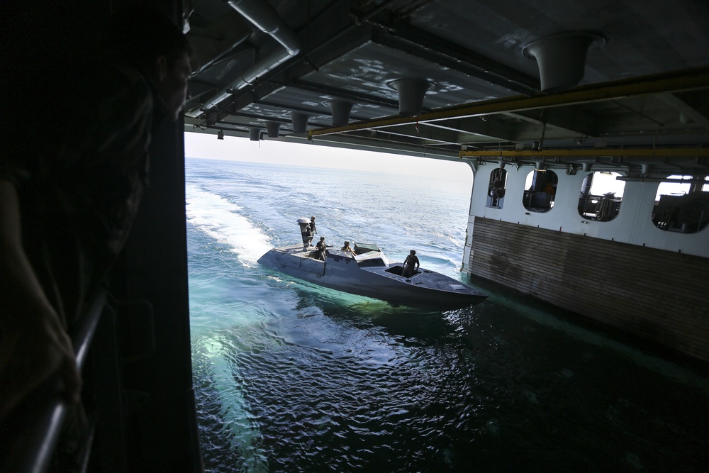 US Forces conduct bilateral maritime interdiction training with French Amphibious Ship Tonnerre