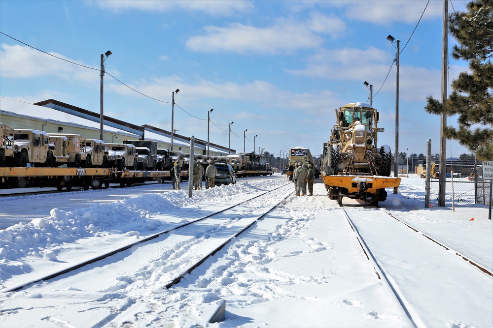 Soldiers build railcar-loading skills during exercise at Fort McCoy