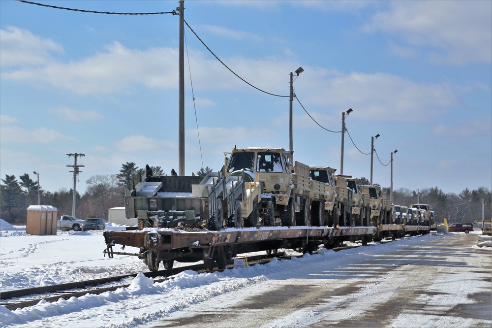 Soldiers build railcar-loading skills during exercise at Fort McCoy