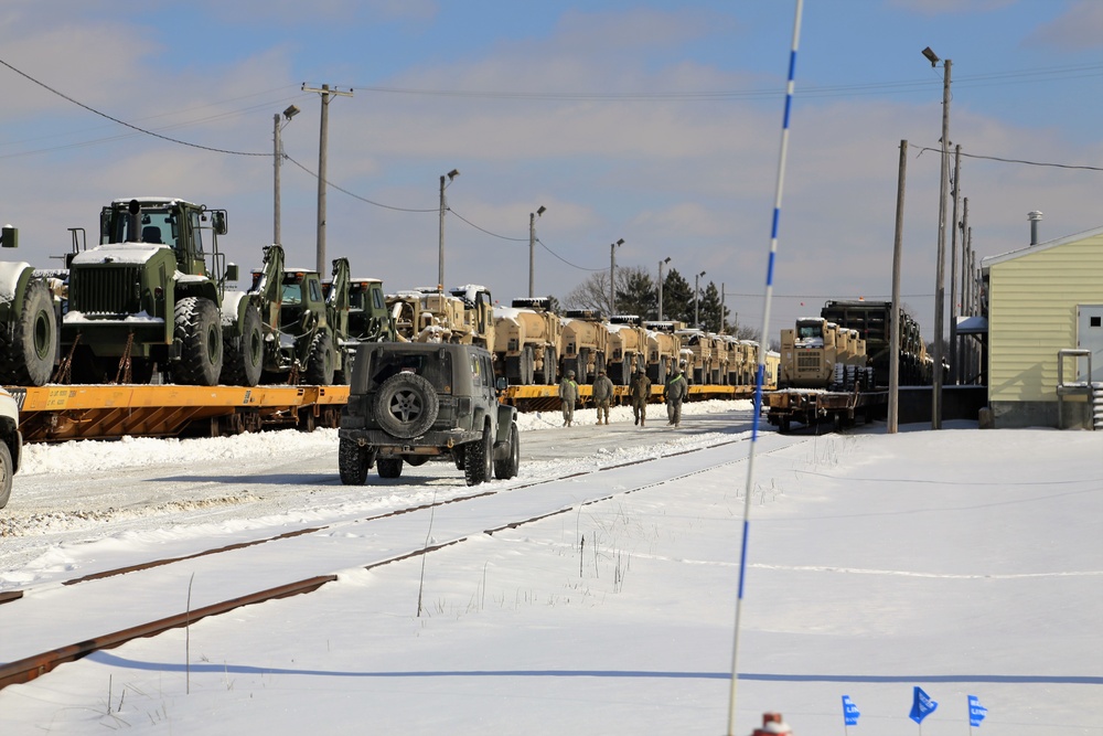 Soldiers build railcar-loading skills during exercise at Fort McCoy