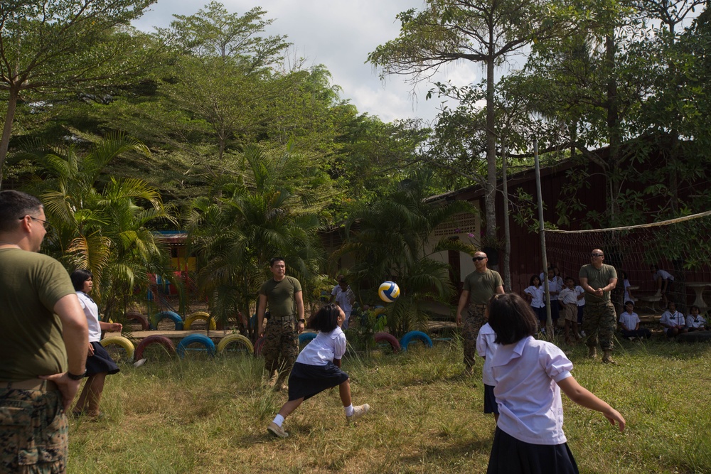 Americas Battalion visits local Thai school