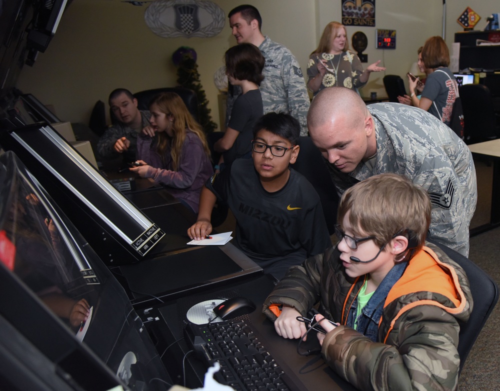 Biloxi students explore Air Force careers