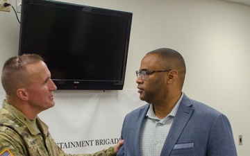 Congressman Veasey Visits Grand Prairie Armed Forces Reserve Complex