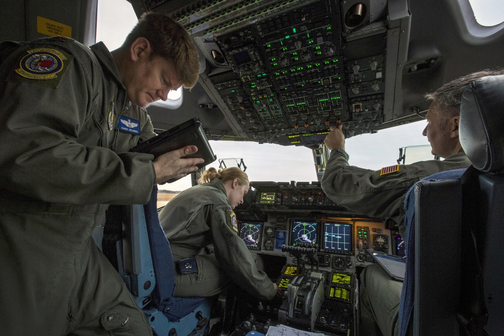 DVIDS - Images - Pre-flight Checks [Image 4 Of 7]