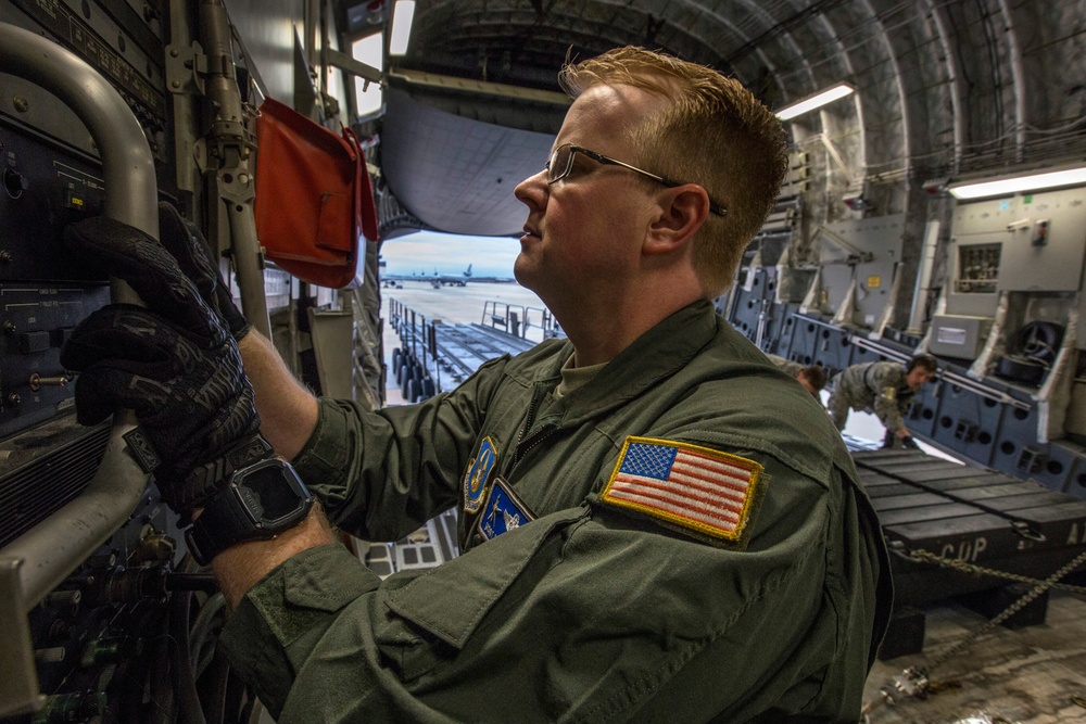 Loadmaster and aerial porters