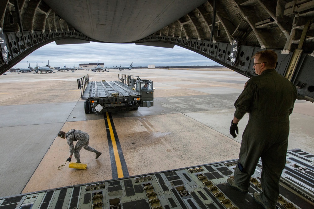 Loadmaster and aerial porters