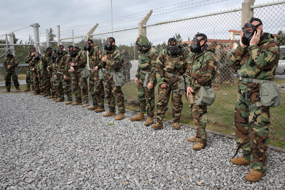 31st MEU Marines participate in annual gas chamber training