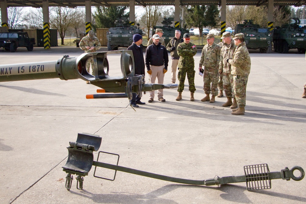 2CR discusses Stryker modification for howitzer crews