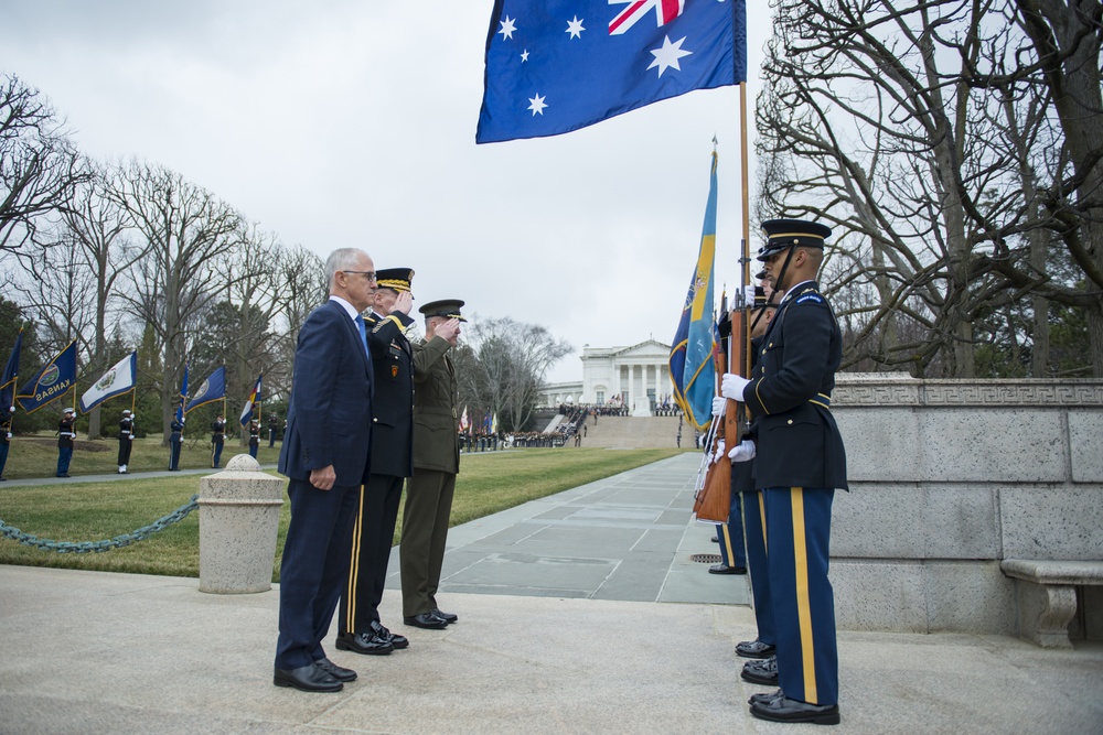 høst at klemme absurd DVIDS - Images - Australian Prime Minister Malcolm Turnbull Visits  Arlington National Cemetery [Image 15 of 19]
