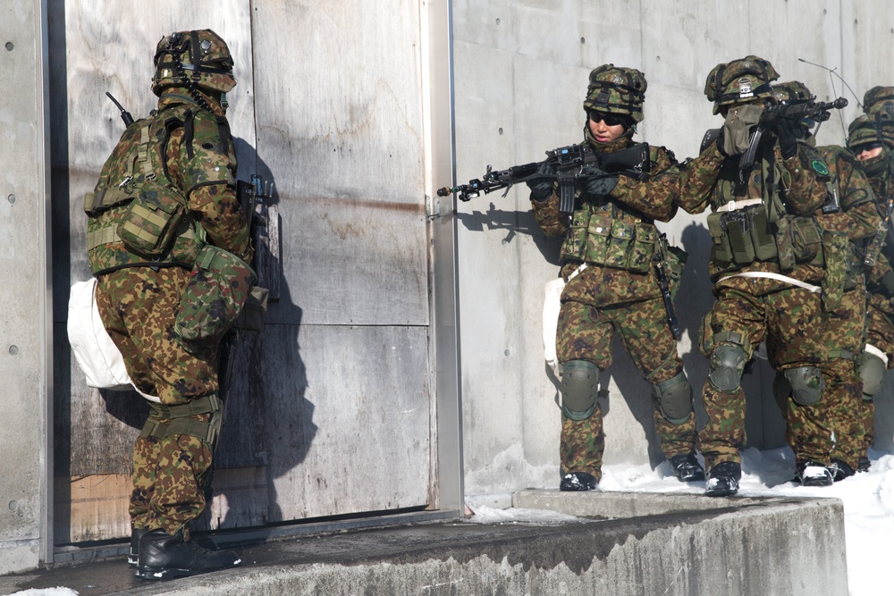 Marines participate in the Bilateral Exercise Forrest Light