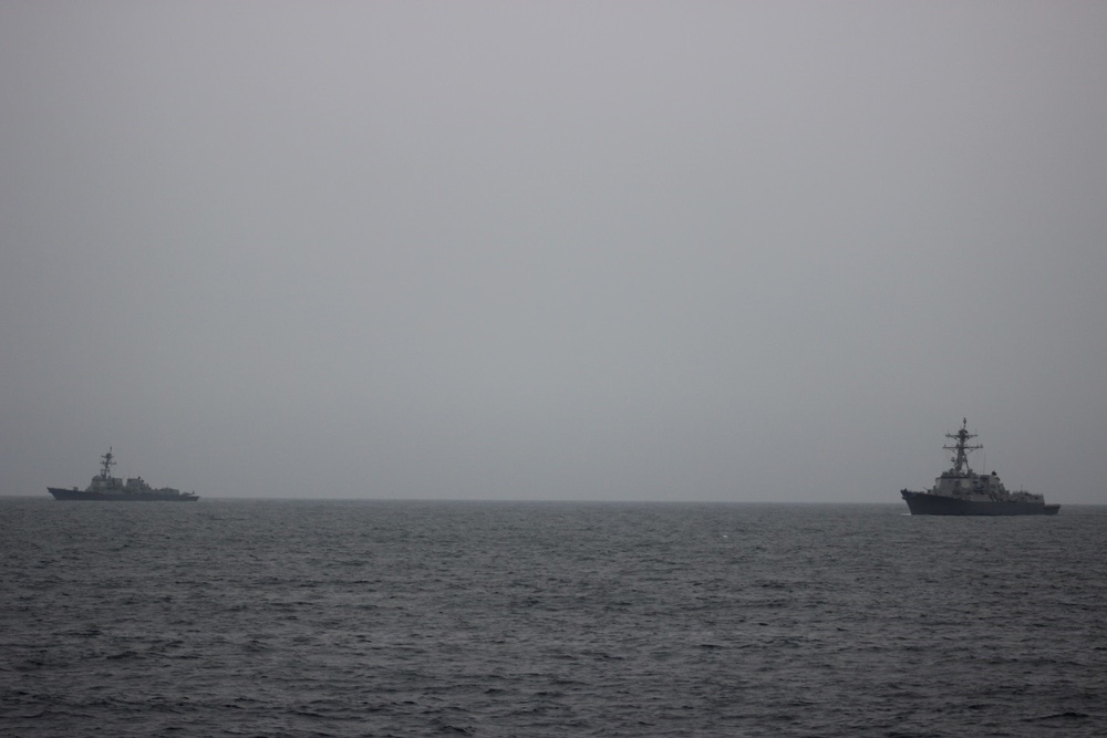 USS Lewis B. Puller conducts refuel-at-sea evolution and passenger transfer