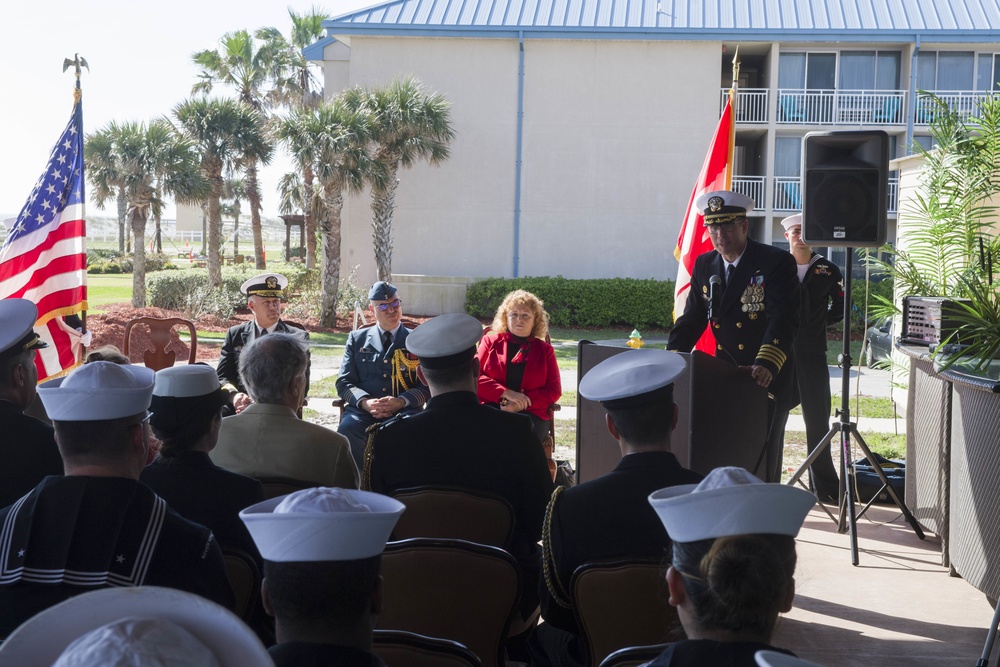 U.S. Navy, Jacksonville Sheriff's Office exchange artifacts with Royal Canadian Armed Forces