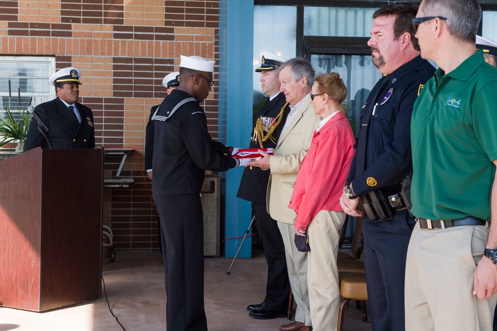 U.S. Navy, Jacksonville Sheriff's Office exchange artifacts with Royal Canadian Armed Forces