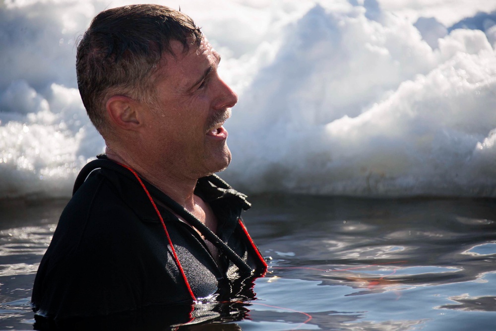 Frozen Badger: VMU-2 Polar Plunge