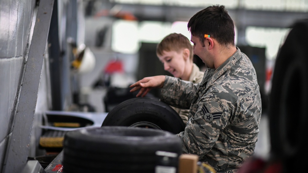AGE Airmen keep bomb loaders mission ready