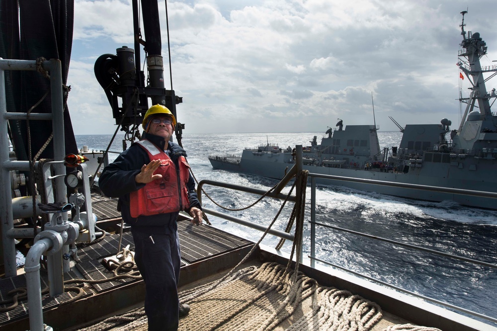 USNS Wally Schirra Conducts UNREP with USS Dewey