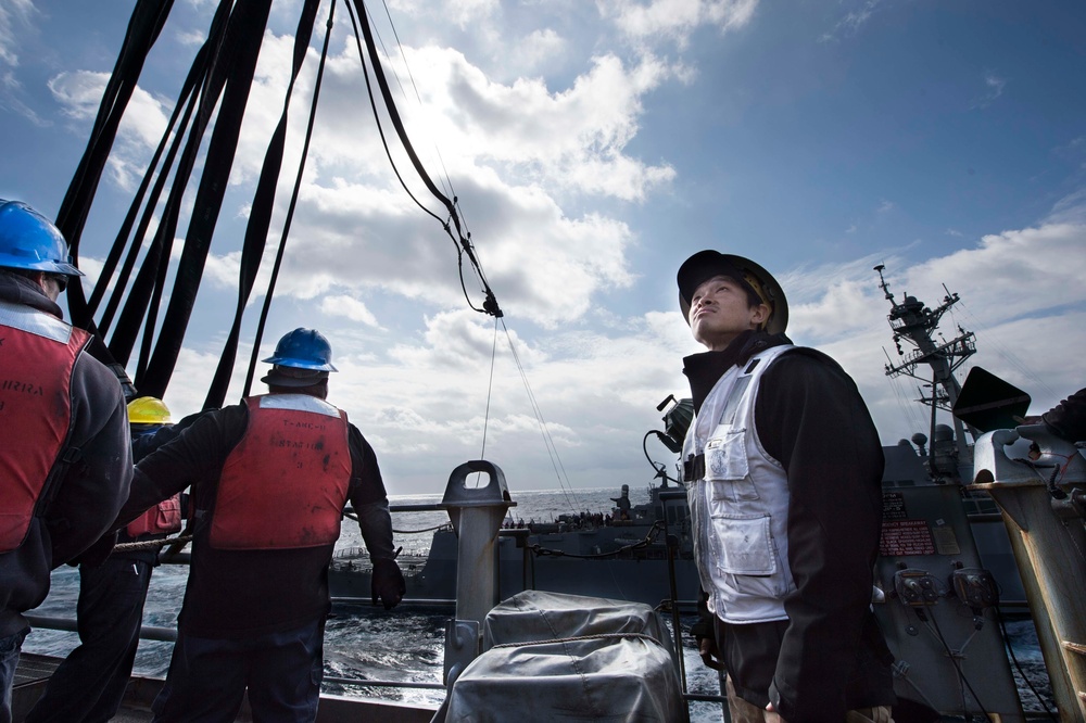 USNS Wally Schirra Conducts UNREP with USS Dewey