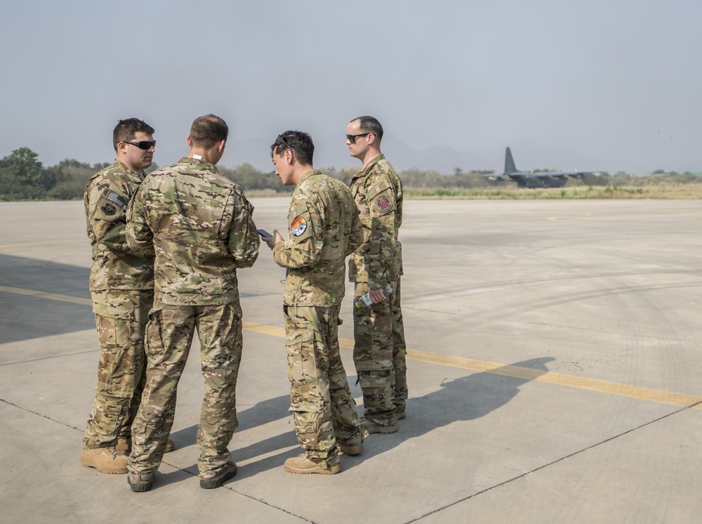 320th STS exercises water recovery operations with Thai partners