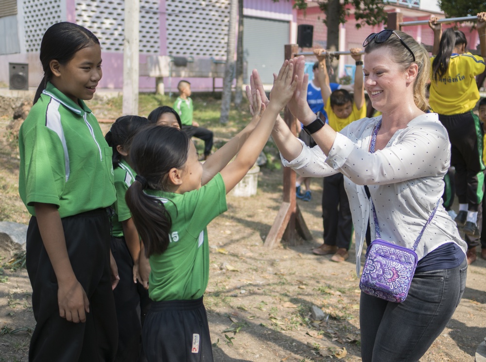 Airmen bring charity to local Thai school